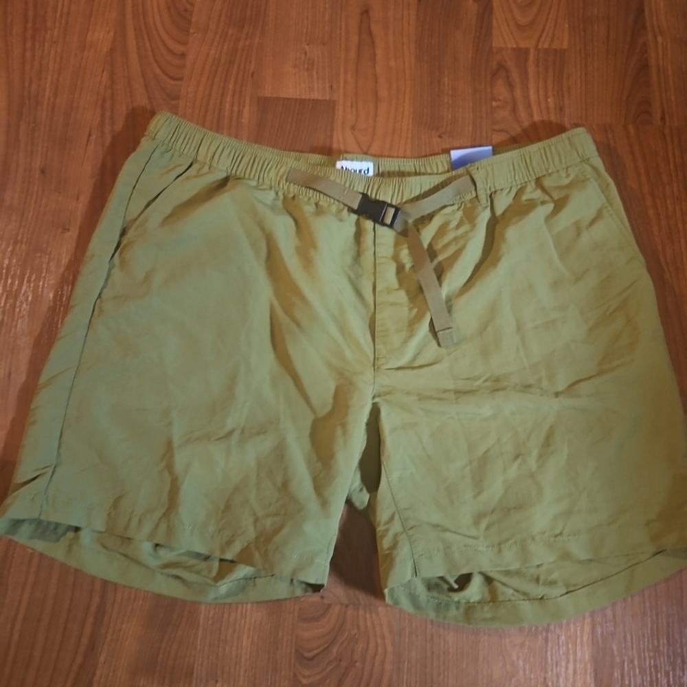 NWT Men's Green XXL Swim Trunks